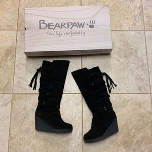 Bearpaw Britney Black Suede size 8 boot